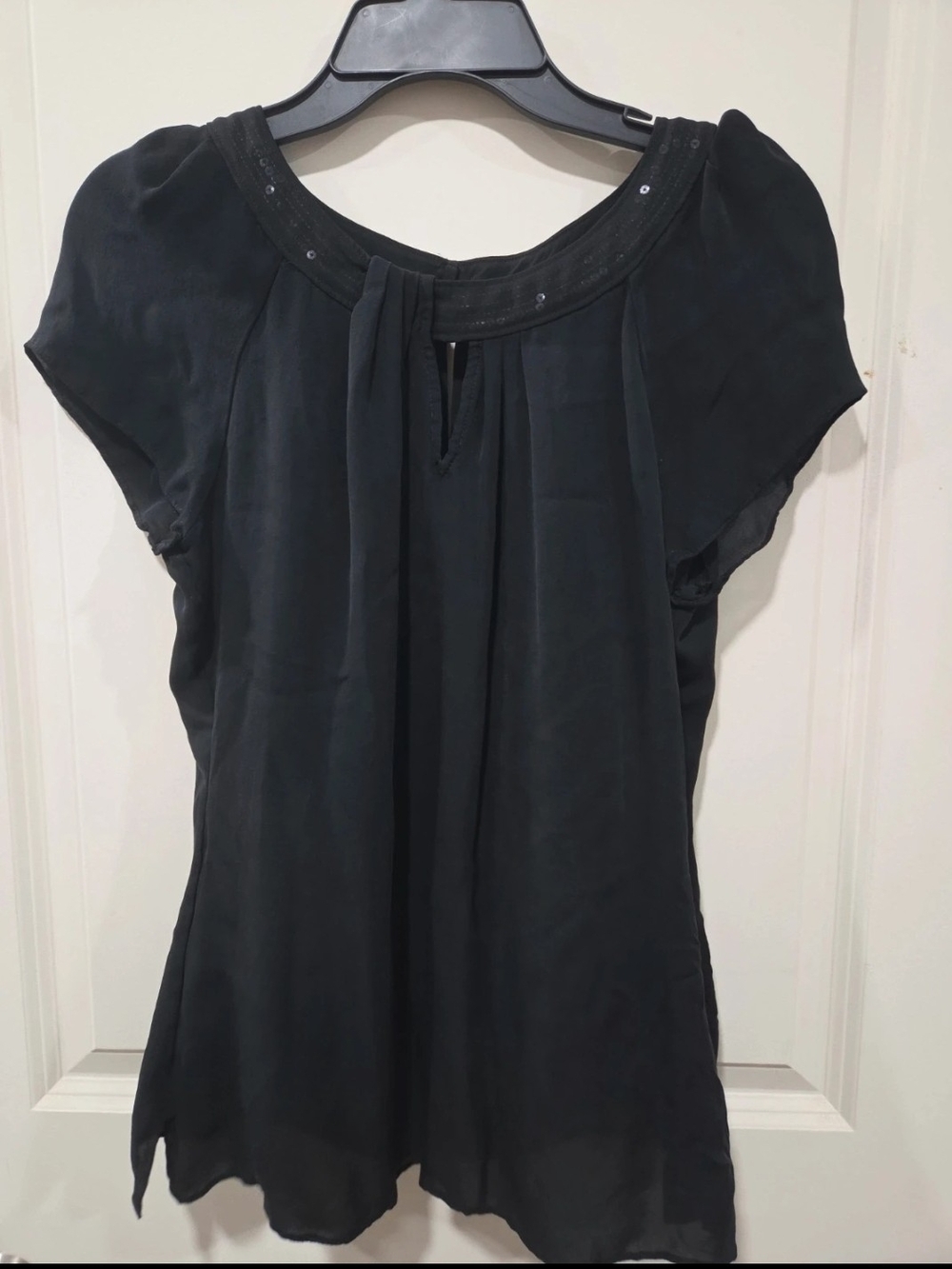 White House Black Market Black Short Sleeve Scoop-Neck Blouse